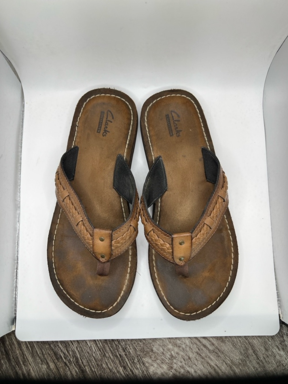 Women’s Clarks Flip Flops Size 8